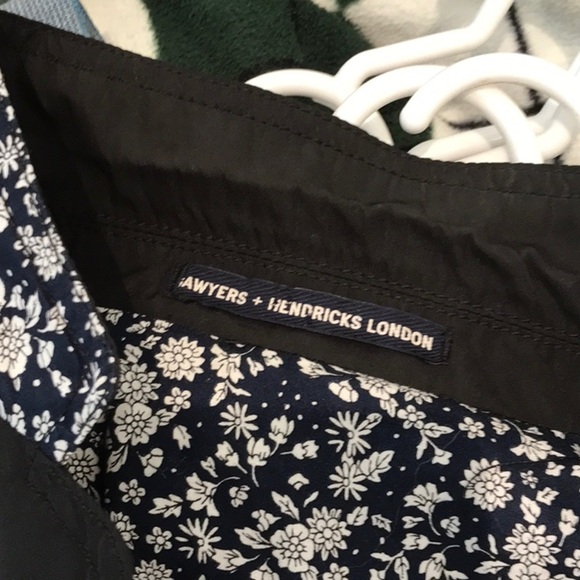 Sawyers + Hendricks London
Black / Versatile Sport Coat w/ Stylish Accents - Picture 2 of 6